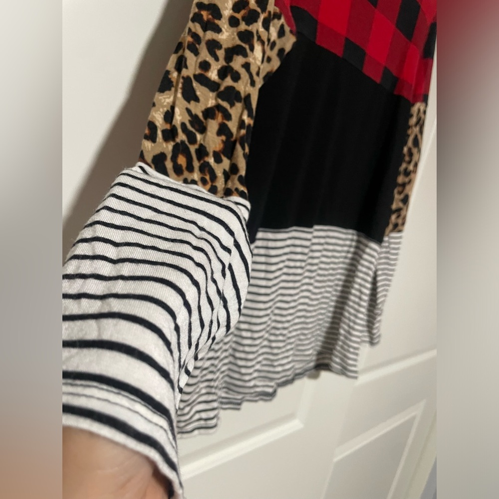 🐆♥️▪️Multi Patterned Long Sleeve Striped Blouse 🐆♥️▪️ - Picture 2 of 3